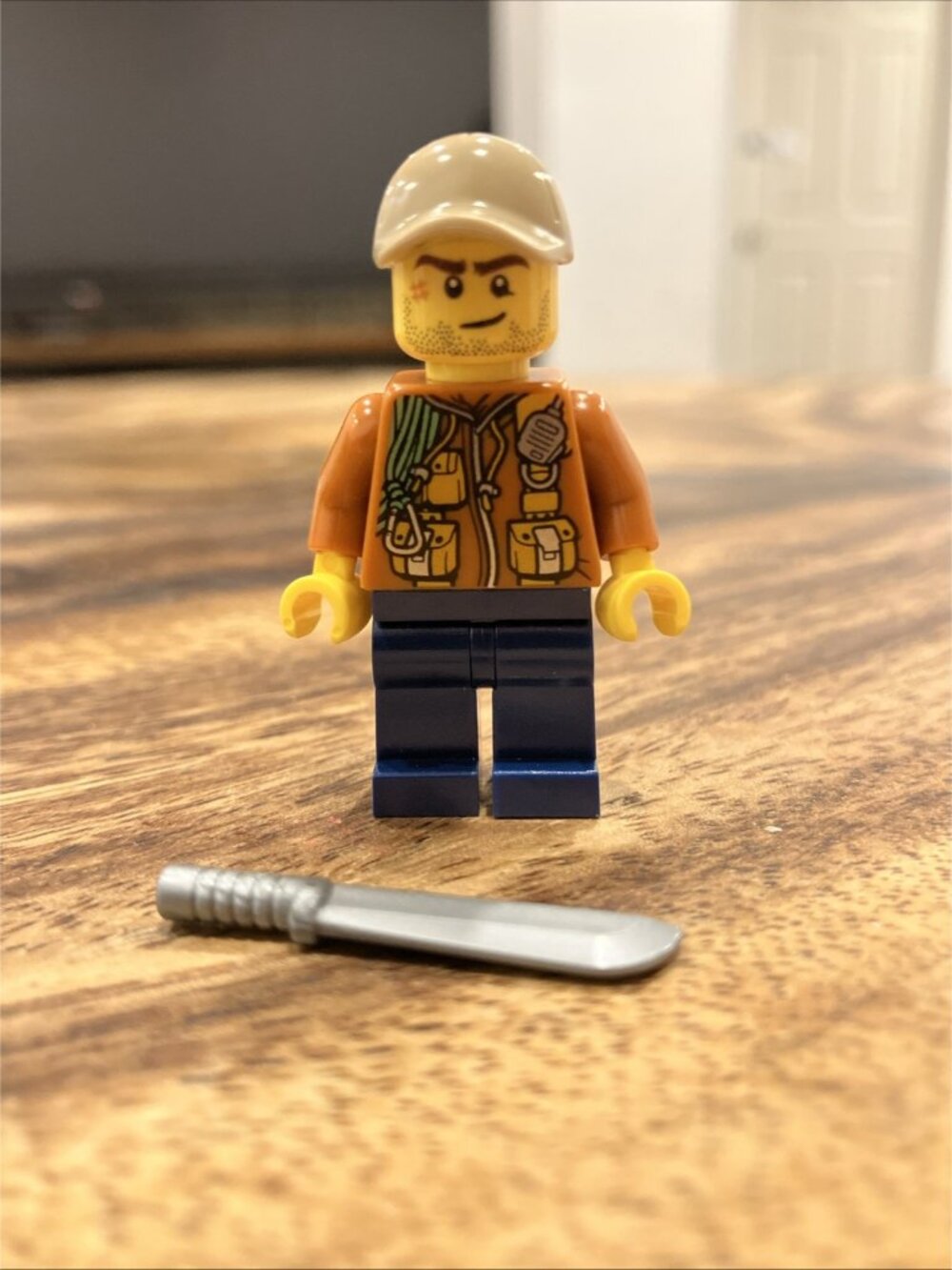 Lego Minifigure ( Authentic ) - Picture 2 of 3